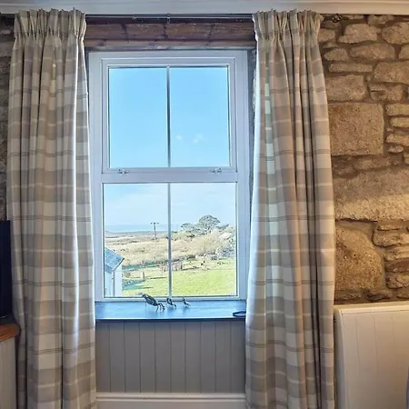 Cosy Flat Sea Views Short Walk To Shops & Pub * Sennen