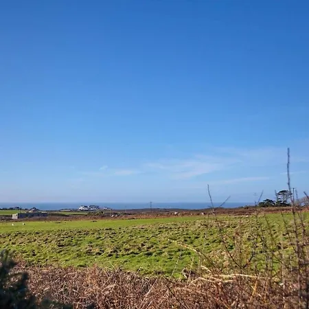 Cosy Flat Sea Views Short Walk To Shops & Pub